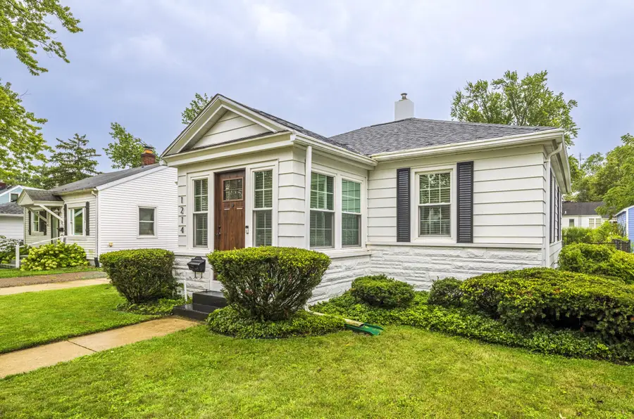 1214 Mohawk Lane, Saint Joseph, MI 49085 - #3