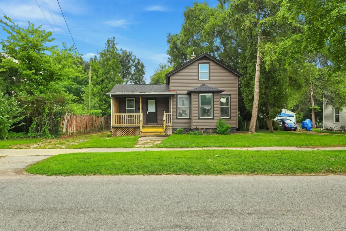 316 E Division Street, Dowagiac, MI 49047 - #1