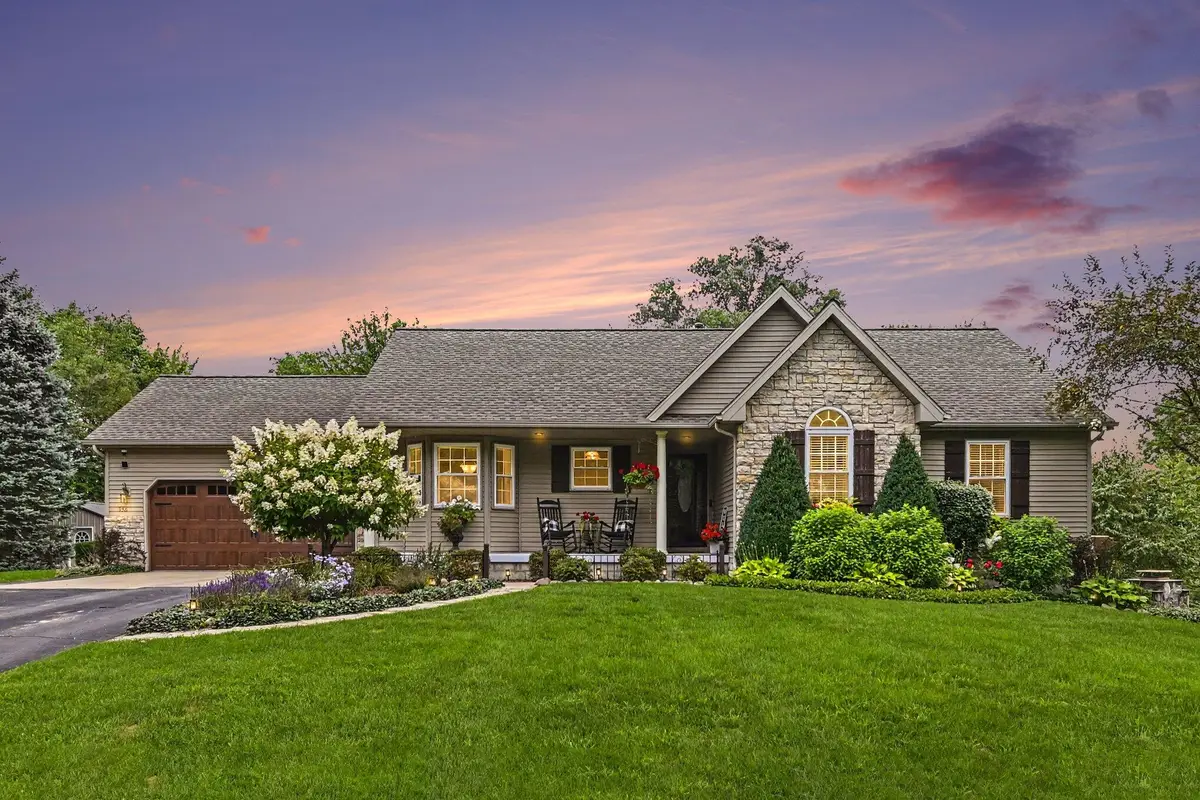 9959 W Sargent Road, Fowlerville, MI 48836 - #1