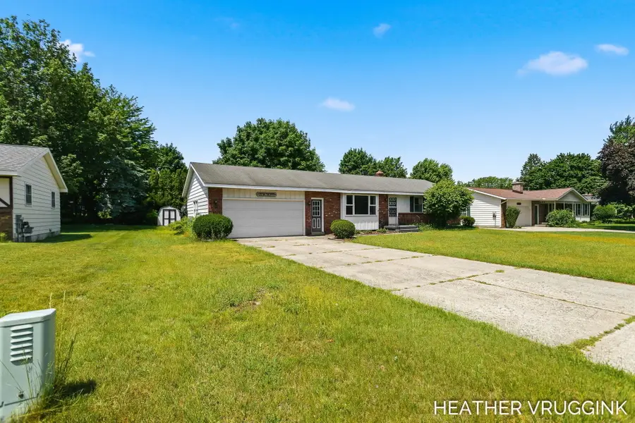 7917 Birchwood Avenue, Jenison, MI 49428 - #2
