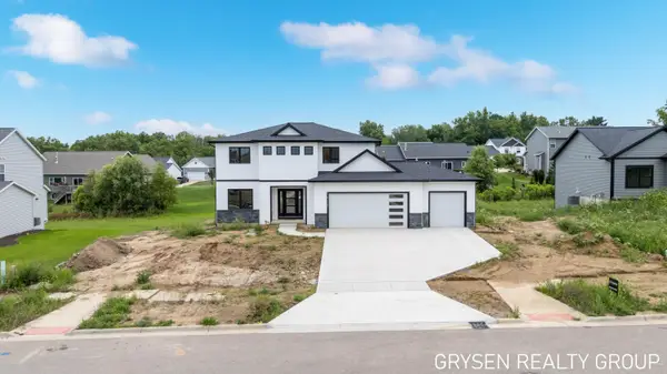 1839 Stratford Lane Nw, Grand Rapids, MI 49534