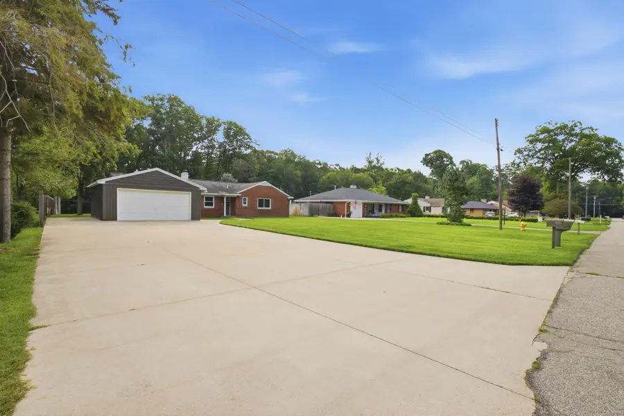 3988 Stryker Drive, Norton Shores, MI 49441 - #2