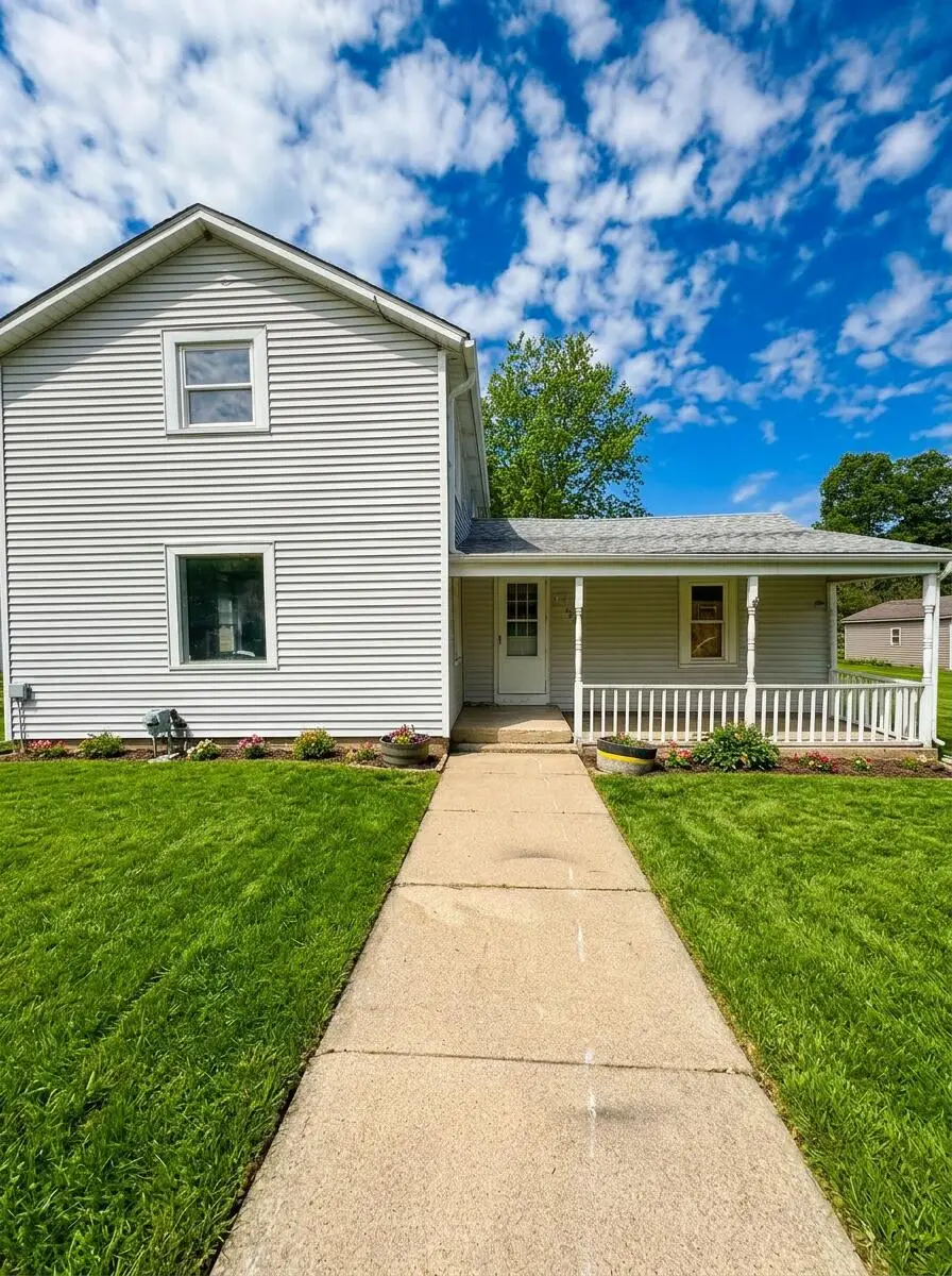 327 N Robinson Street, Schoolcraft, MI 49087 - #1