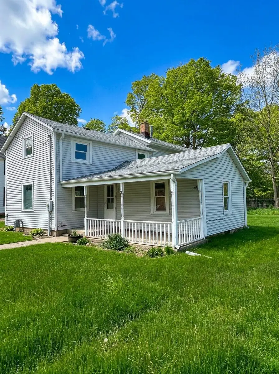 327 N Robinson Street, Schoolcraft, MI 49087 - #3