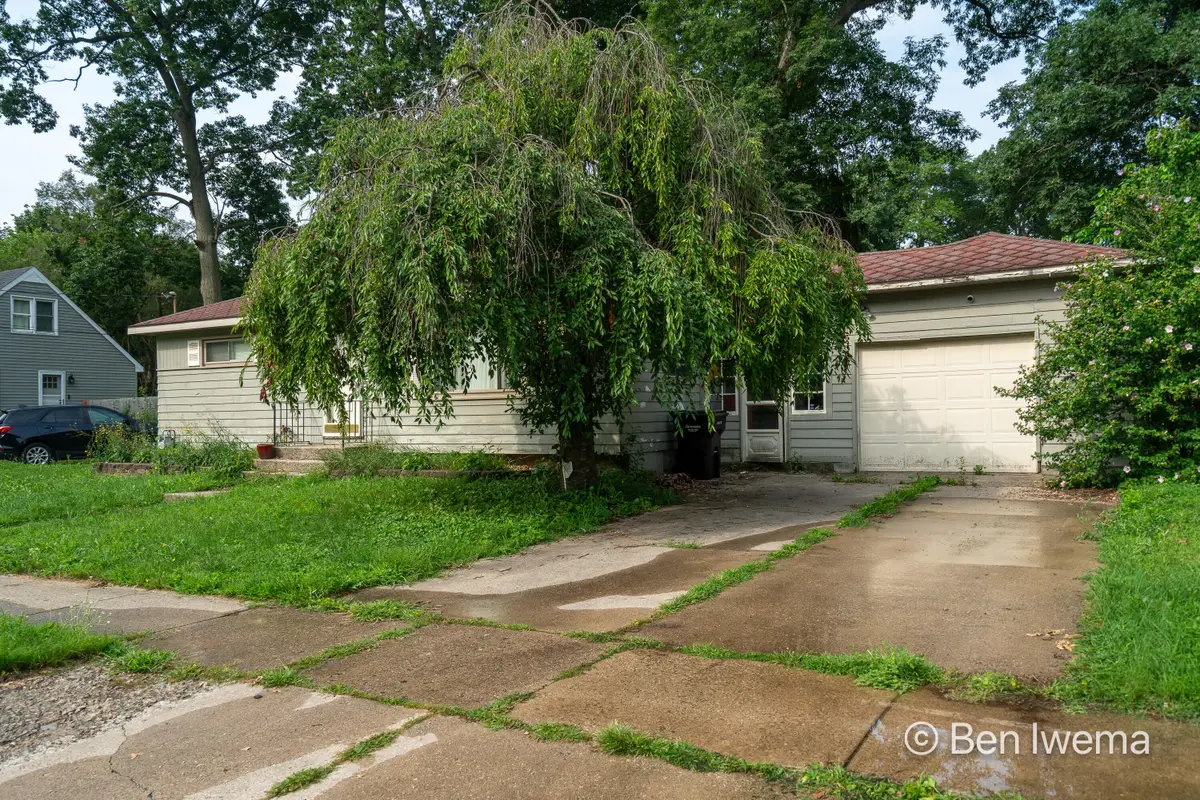 4623 Grantwood Avenue Se, Kentwood, MI 49508 - #1