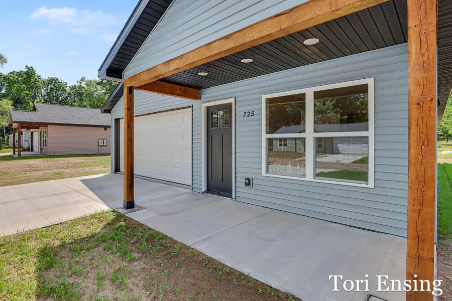725 N Burgess Street, Greenville, MI 48838 - #3