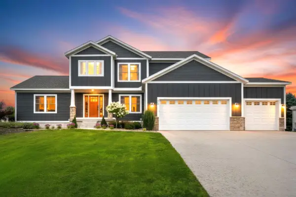36 W Farr Road, Norton Shores, MI 49444