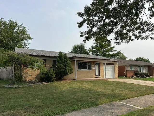 34242 S Aztec Drive, Westland, MI 48185 - #2