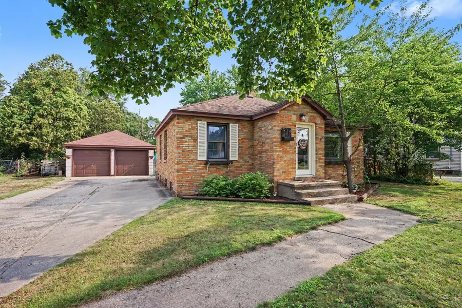 912 Wendover Boulevard, Norton Shores, MI 49441 - #2