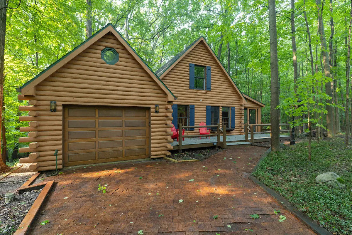 332 Charlestown Colony, Buchanan, MI 49107 - #1