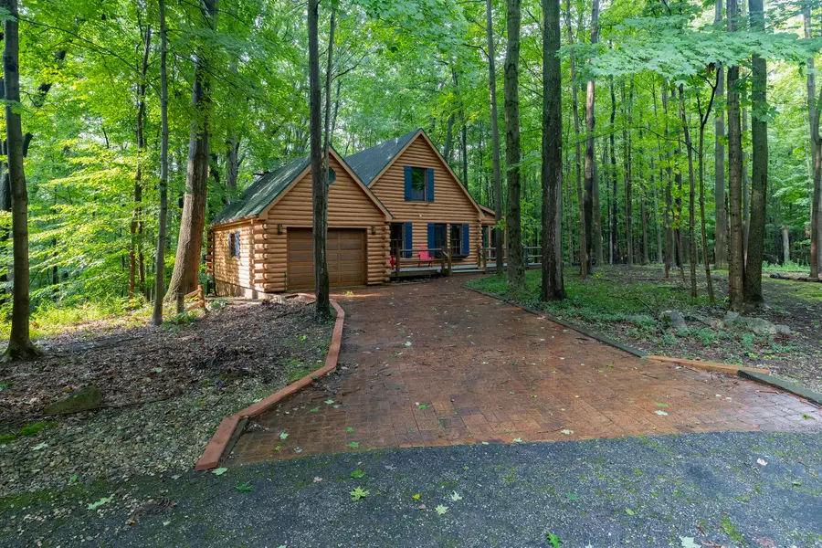 332 Charlestown Colony, Buchanan, MI 49107 - #2