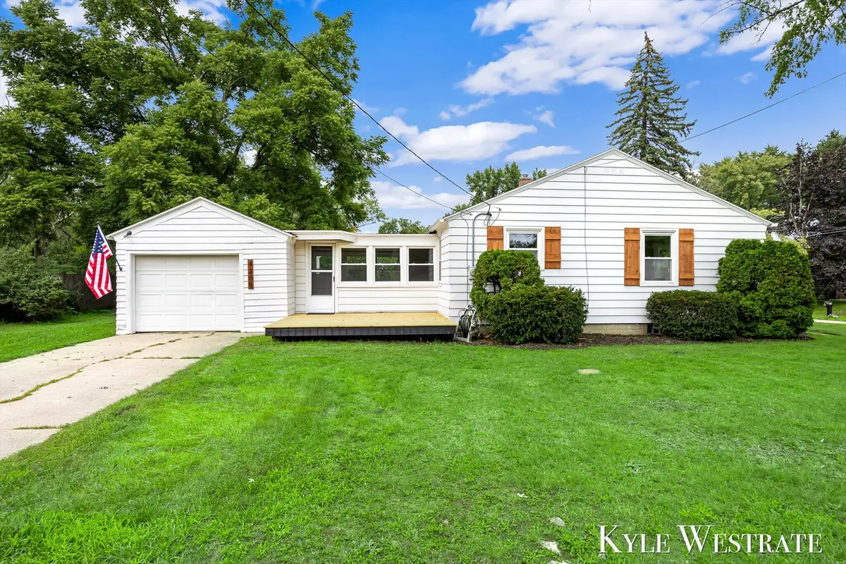 4205 Hillsdale Avenue Ne, Grand Rapids, MI 49525 - #1