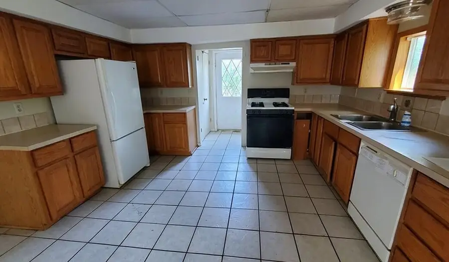 2569 Harding Avenue, Muskegon, MI 49441 - #3