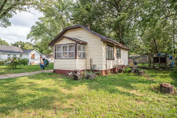 326 43rd Street Se, Kentwood, MI 49548