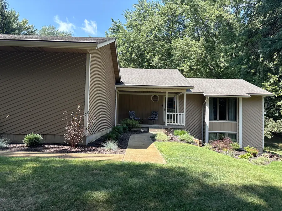 4729 Kenowa Avenue Sw, Grandville, MI 49418 - #3
