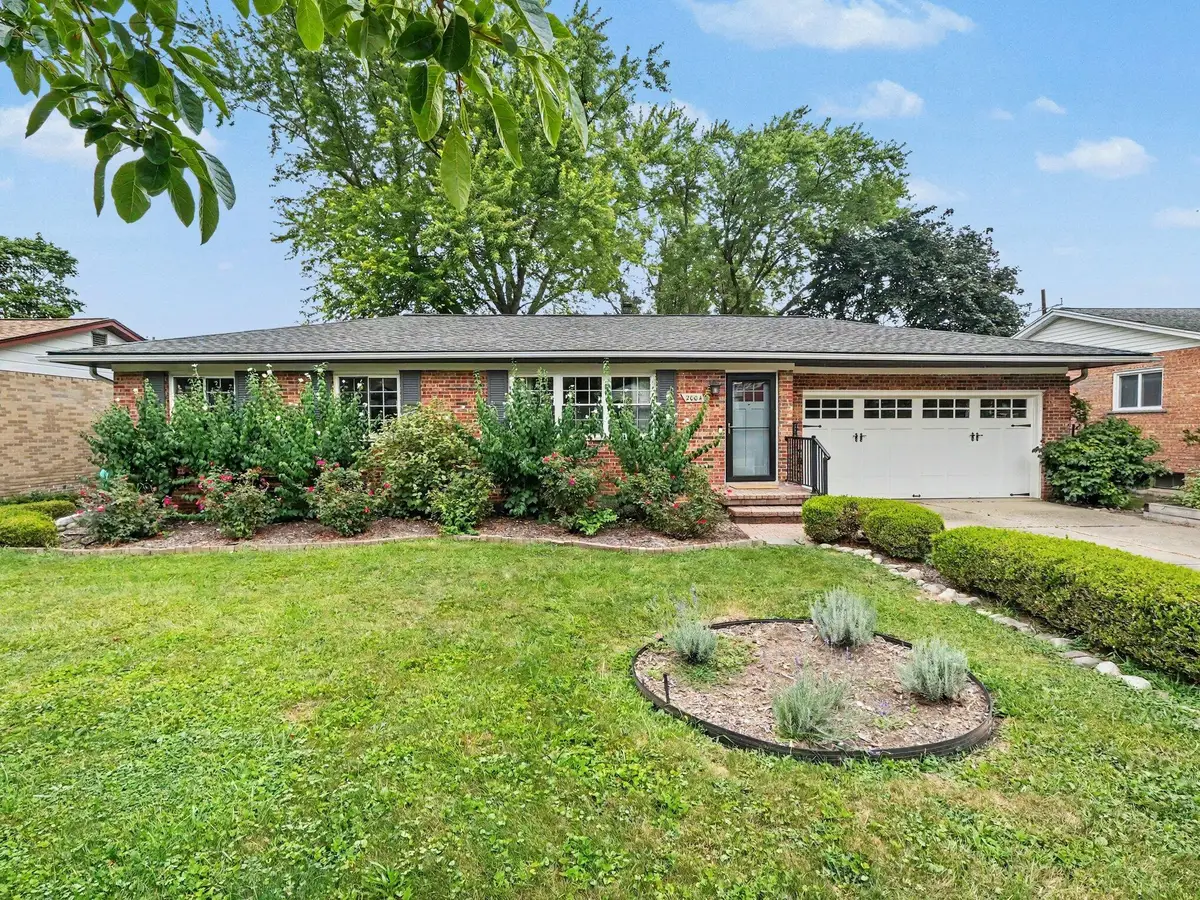 2004 Suffolk Avenue, Ann Arbor, MI 48103 - #1