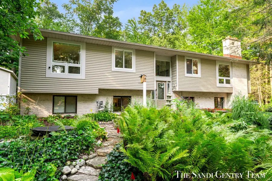 17445 W Spring Lake Road, Spring Lake, MI 49456 - #2