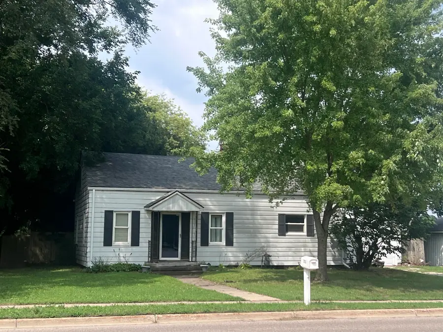 703 E Front Street, Buchanan, MI 49107 - #2