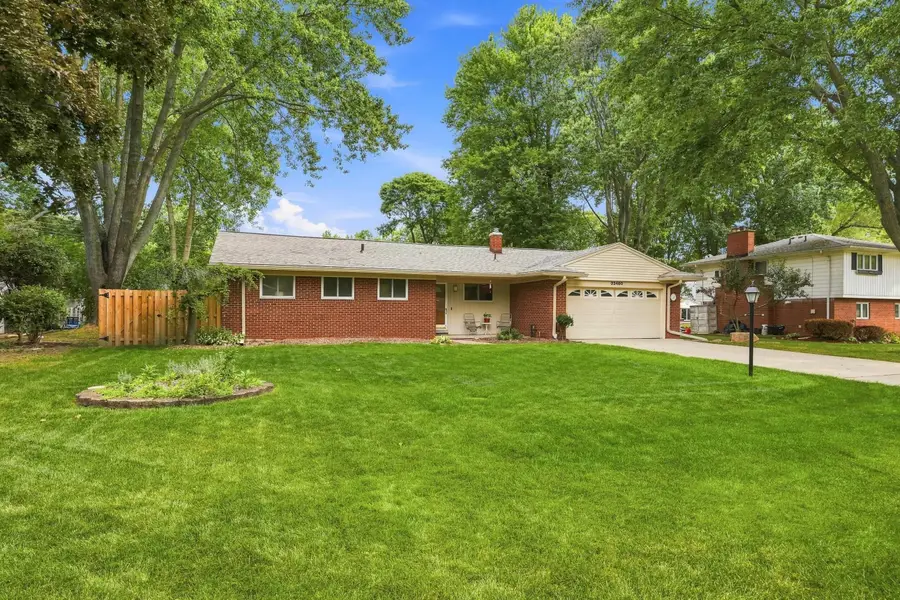 32460 Dunford Street, Farmington Hills, MI 48334 - #3