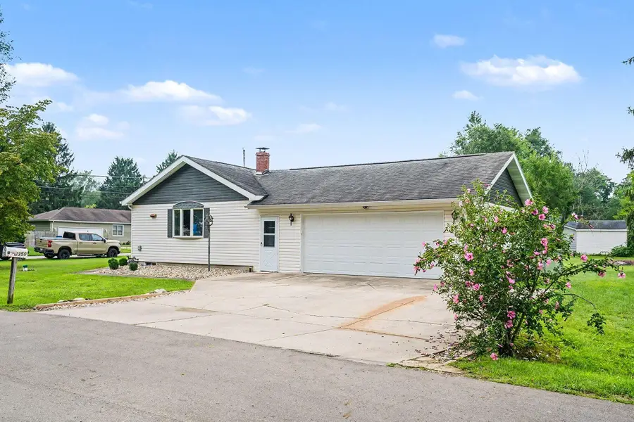 24350 Oak Street, Edwardsburg, MI 49112 - #3