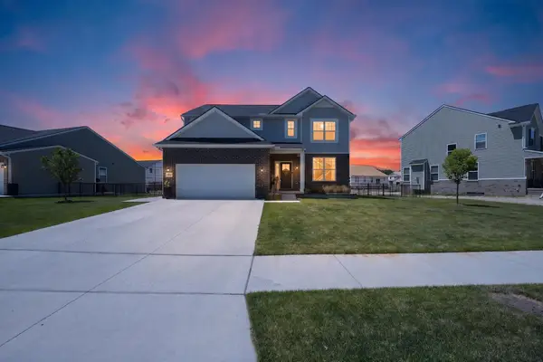 51681 Maple Leaf Drive, Macomb, MI 48042