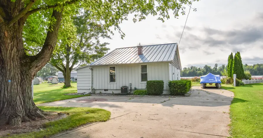 416 W Russell Drive, Coldwater, MI 49036 - #2