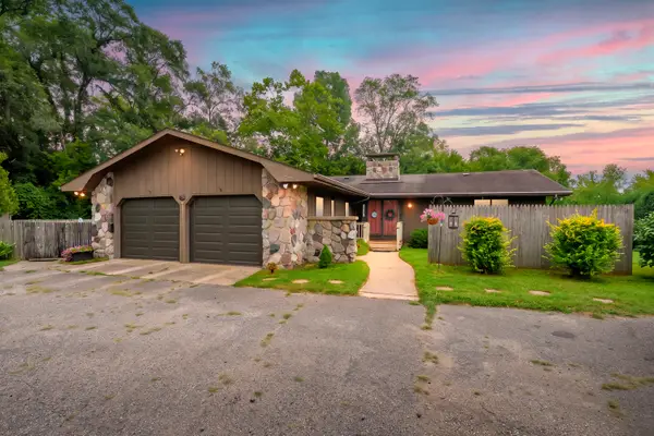 57131 Buckhorn Road, Three Rivers, MI 49093