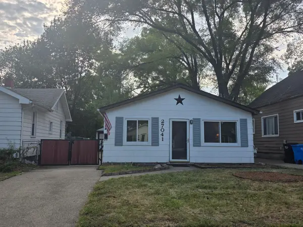 27041 Brettonwoods Street, Madison Heights, MI 48071