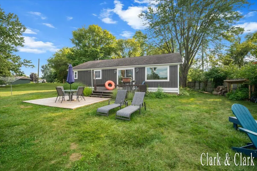 13300 W Stanton Road, Trufant, MI 49347 - #2