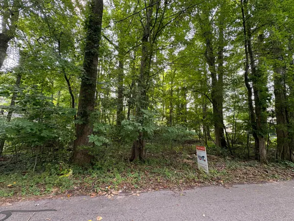 6900 Cherokee Drive, Coloma, MI 49038