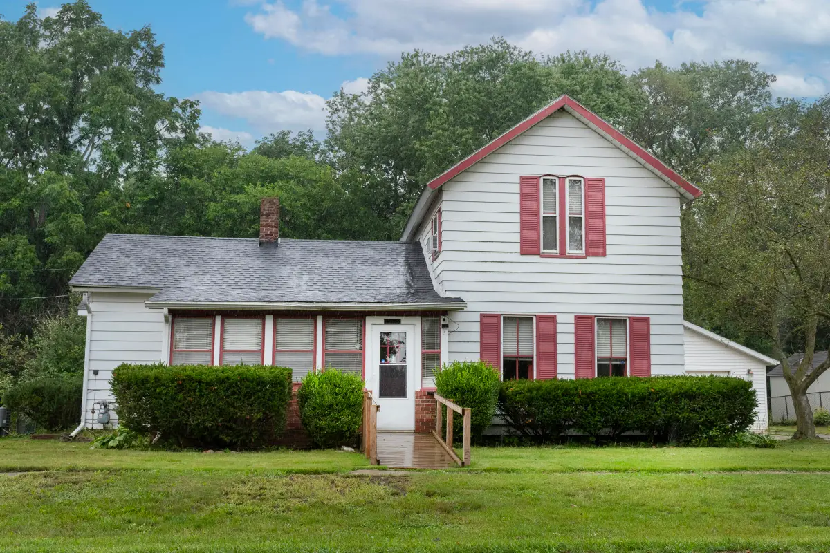 69115 Maple Street, Edwardsburg, MI 49112 - #1