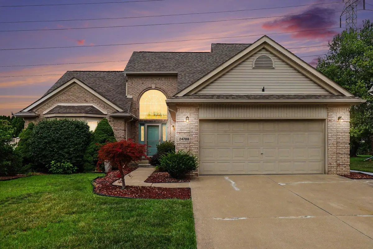 24788 Foxmoor Boulevard, Woodhaven, MI 48183 - #1