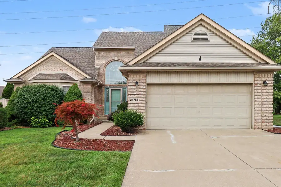 24788 Foxmoor Boulevard, Woodhaven, MI 48183 - #2