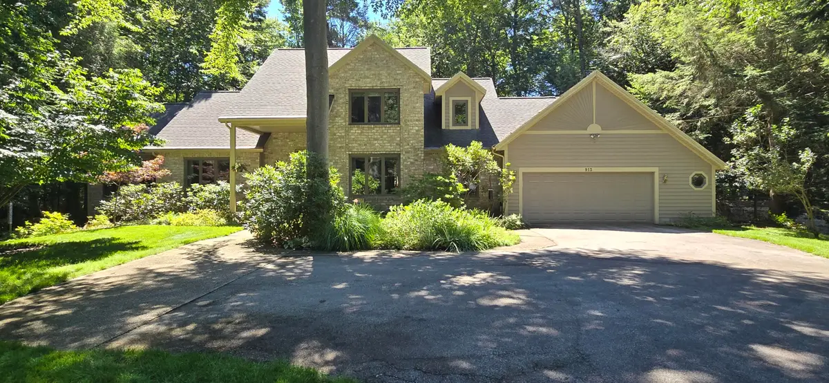 913 W Wellington Court, Muskegon, MI 49441 - #1