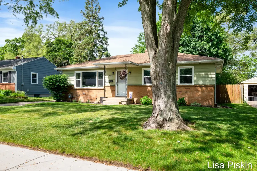 3643 Wyoming Avenue Sw, Wyoming, MI 49519 - #3