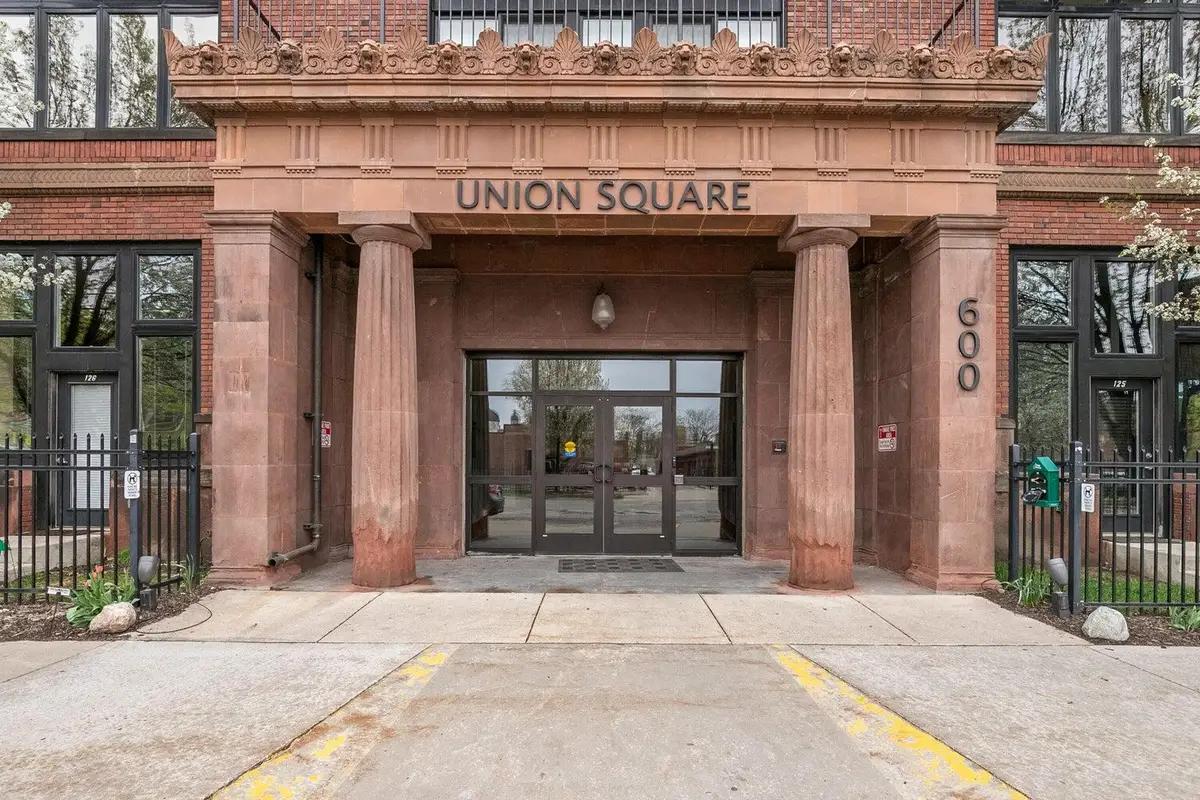 600 Broadway Avenue Nw #602, Grand Rapids, MI 49504 - #1