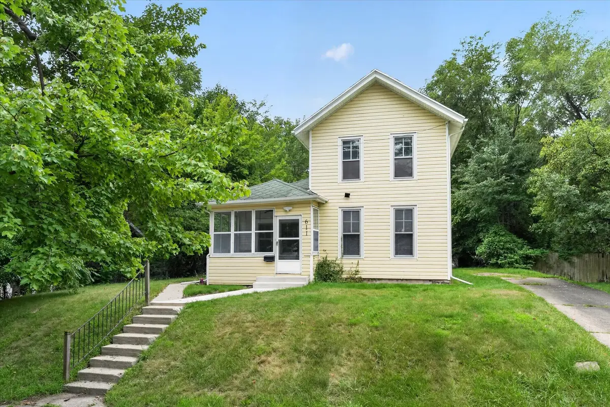 611 Oakhill Avenue, Jackson, MI 49201 - #1