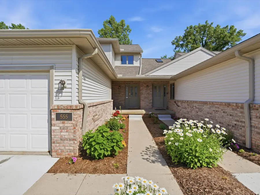 555 Sycamore Circle, Saline, MI 48176 - #2