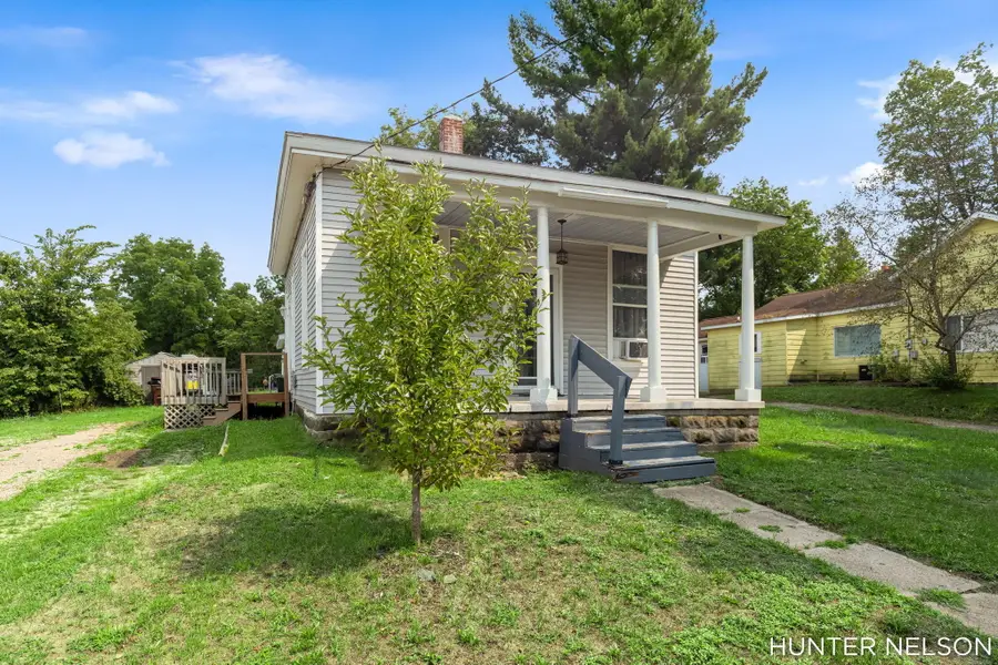 120 S 1st Street, Cedar Springs, MI 49319 - #3