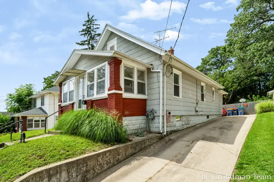 513 Spring Avenue Ne, Grand Rapids, MI 49503 - #2