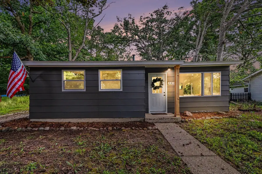 2410 Monterey Drive, Kalamazoo, MI 49004 - #2