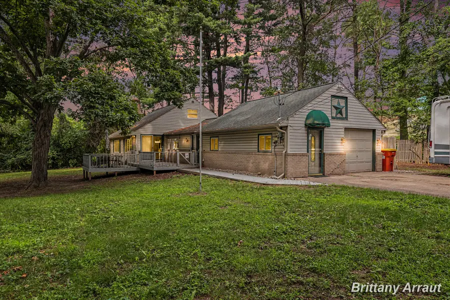 2027 Valentine Street Ne, Grand Rapids, MI 49525 - #3