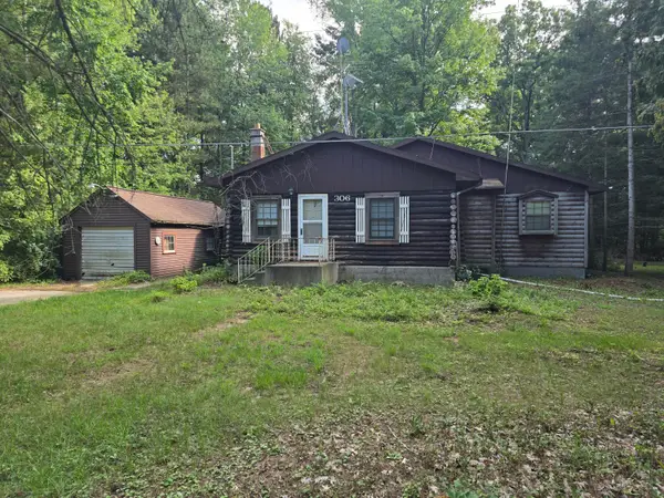 306 Indian Lakes Road Nw, Sparta, MI 49345