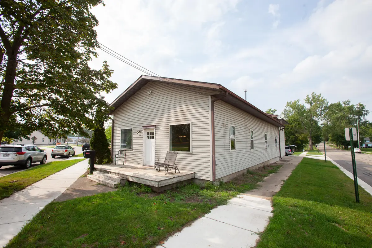 29 Monroe Street, Hillsdale, MI 49242 - #1