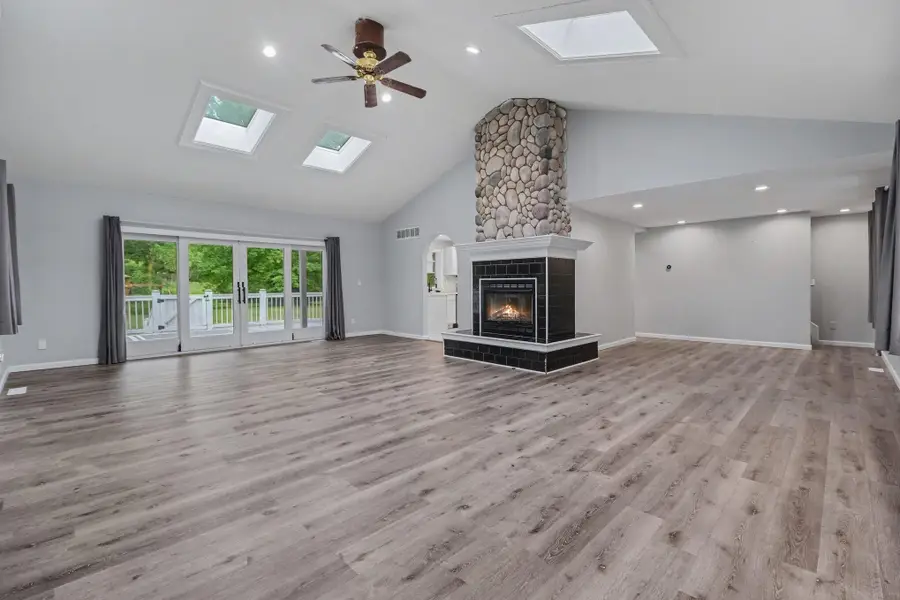 558 W Clarkston, Lake Orion, MI 48362 - #3