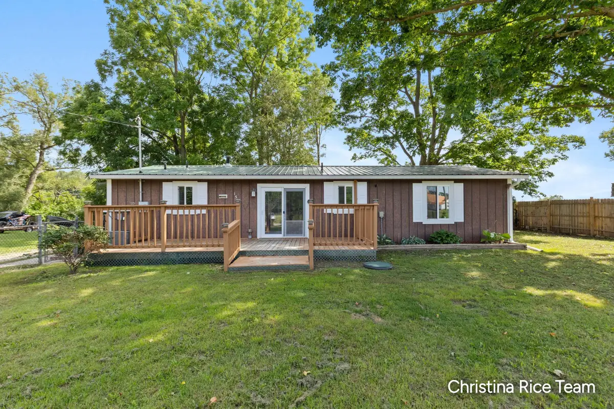 15133 2nd Street, Howard City, MI 49329 - #1