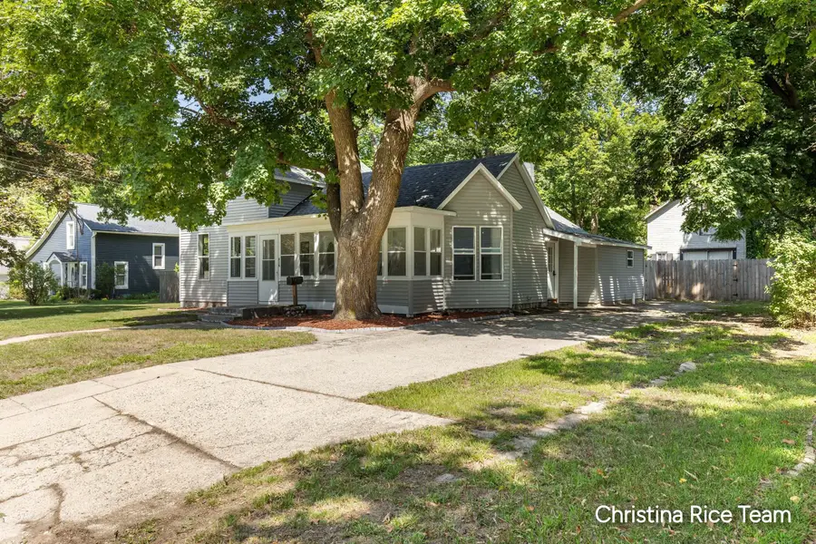 412 W Montcalm Street, Greenville, MI 48838 - #3