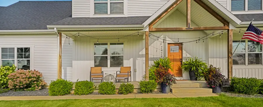 2429 16th Avenue Sw, Hudsonville, MI 49426 - #3