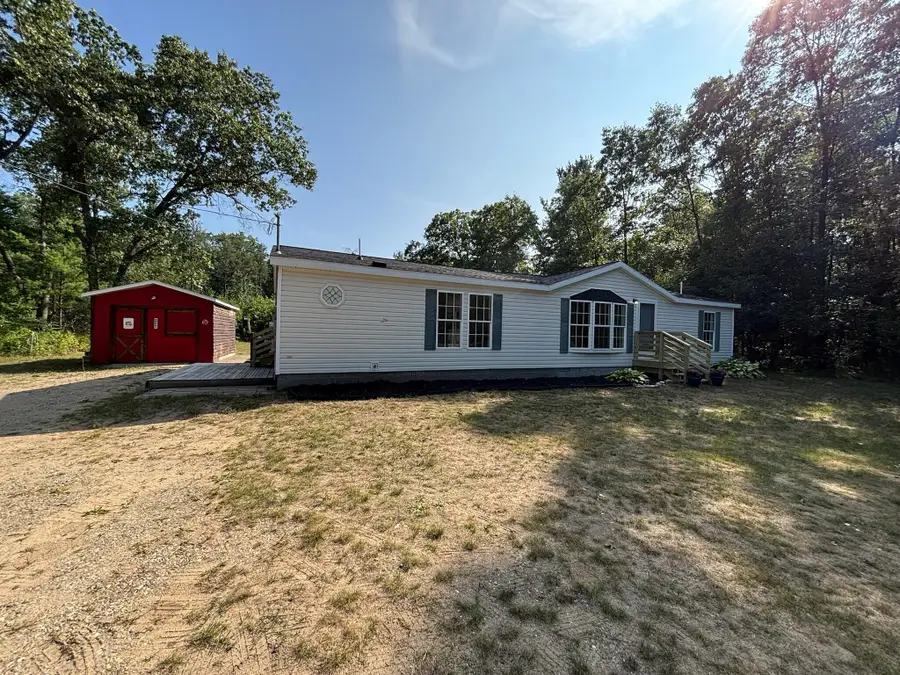 1495 W Lakewood Road, Whitehall, MI 49461 - #3