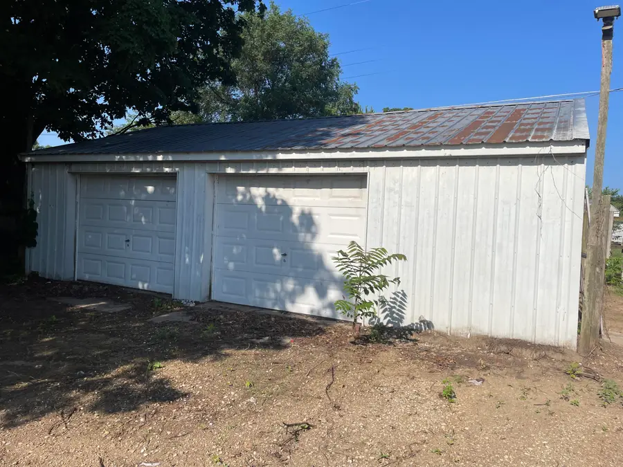 612 N Crystal Avenue, Benton Harbor, MI 49022 - #2